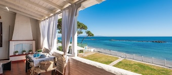 Holiday Home "Nicoleup" with Sea View, Terrace & Shared Garden