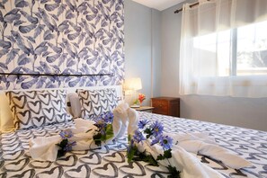 2 slaapkamers, een strijkplank/strijkijzer, gratis wifi, beddengoed