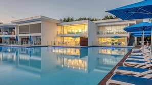 Pool - Lido Grande | Swim-out Apartment @ Pool Resort (PORT DOUGLAS)