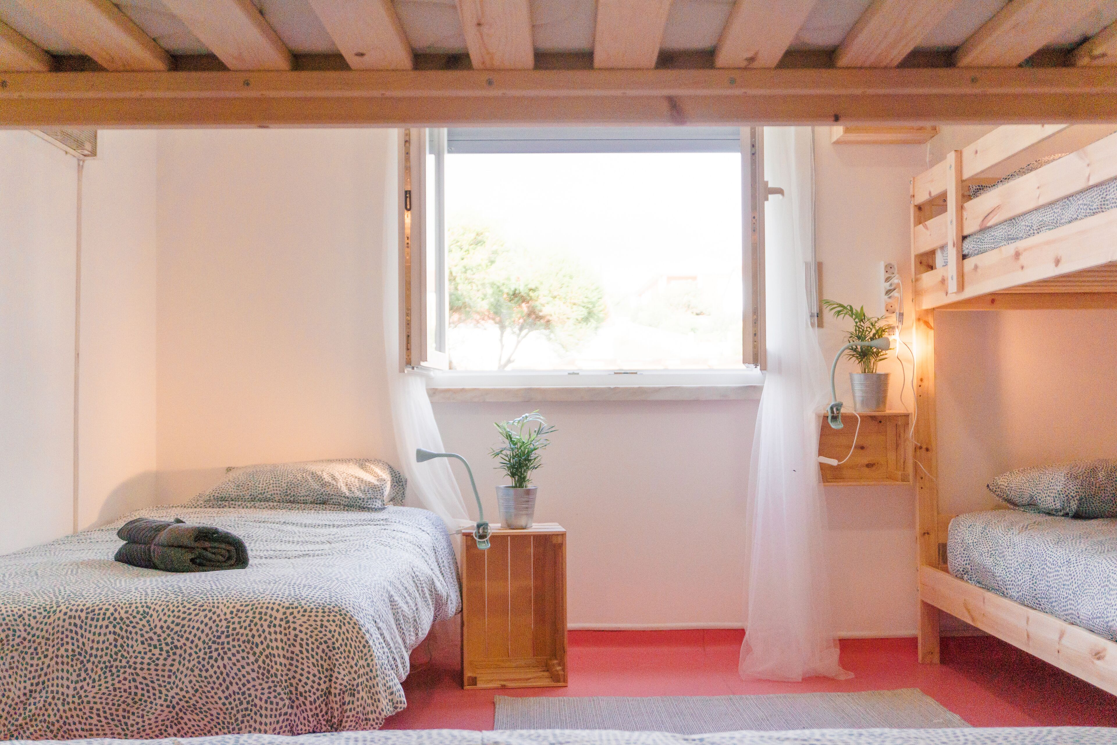 Free WiFi, bed sheets