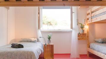 Free WiFi, bed sheets