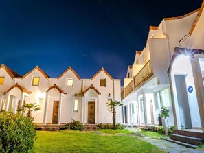 Exterior - Jeju Eltzutown Pension (Jeju City)