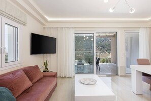 Smart-TV, Tischfußball, Stereoanlage