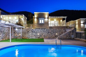 Außenpool, Liegestühle