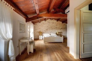 5 bedrooms, iron/ironing board, WiFi, bed sheets - Property with pool, whirlpool and sauna for 10 (Golaš)