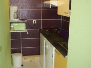 Kühlschrank, Mikrowelle, Geschirrspüler