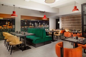 Restaurant - Anise Aluma Athens, Tapestry Collection by Hilton (Athens)