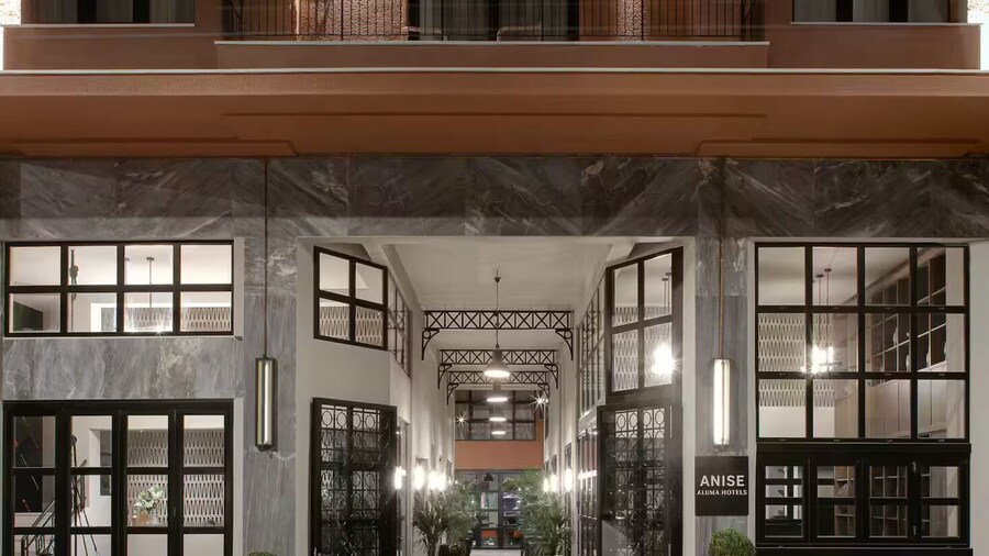 Anise Aluma Athens, Tapestry Collection by Hilton