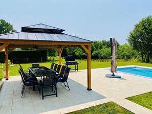 Outdoor dining - Two Historic Holiday Homes in the Dordogne — Each with a Private Heated Pool (Capdrot)