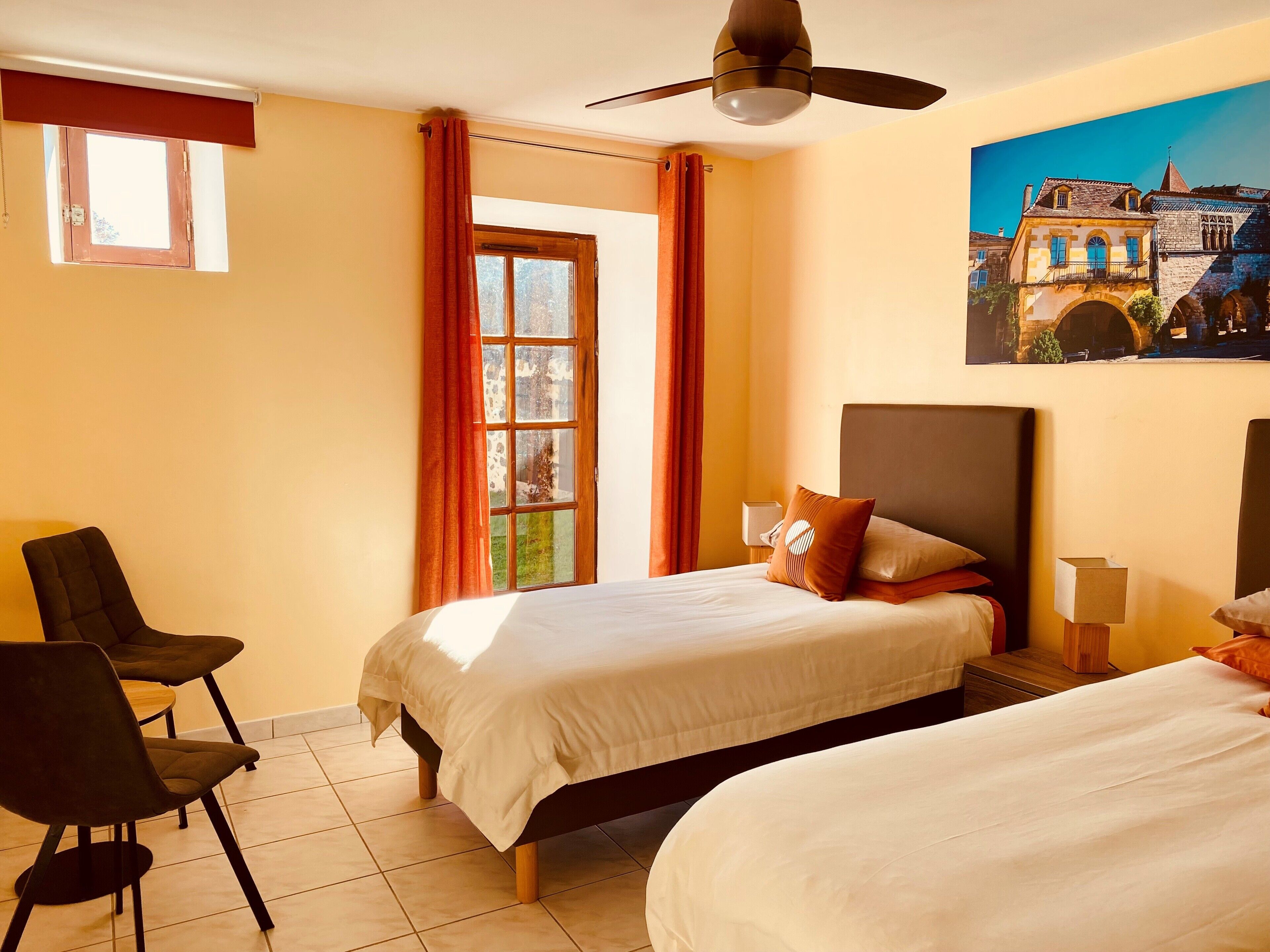 6 soverom, skrivebord, strykejern/-brett og wi-fi (inkludert)