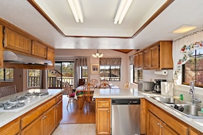 Fridge, microwave, oven, stovetop - Lake Views from this Spacious 3 Bedroom, 2 Bathroom! PET FRIENDLY 🐾 Pool/Ping Pong Table Combo! (Big Bear Lake)