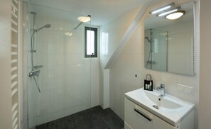 Shower, hair dryer - Sprielderbosch 10 in ruhiger Lage in einem Luxuspark in der Nähe von Garderen (Putten)