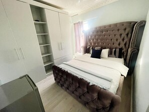 8 bedrooms, iron/ironing board, free WiFi, bed sheets