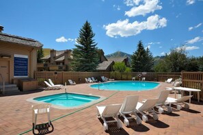 Pool - Spend Winter in Sun Valley! Remodeled Condo Walking Distance to Dollar Mountain (Sun Valley)