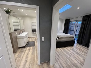 2 多间卧室、熨斗/熨衣板、旅行婴儿床、免费 WiFi