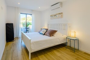 2 chambres, fer et planche à repasser, Wi-Fi gratuit, draps fournis