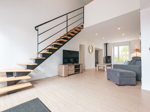 Télévision, baby-foot