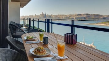 Daily buffet breakfast (EUR 18 per person)