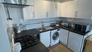 Apartment | Private kitchen | Fridge, microwave, oven, stovetop