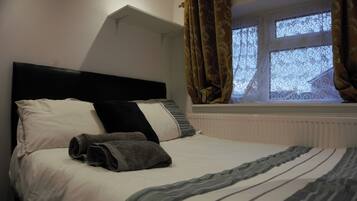 Iron/ironing board, free WiFi, bed sheets