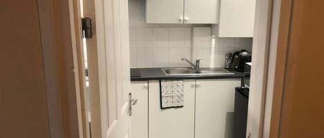 Studio | Private kitchen | Fridge, microwave, stovetop, electric kettle