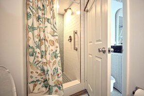 Shower, towels