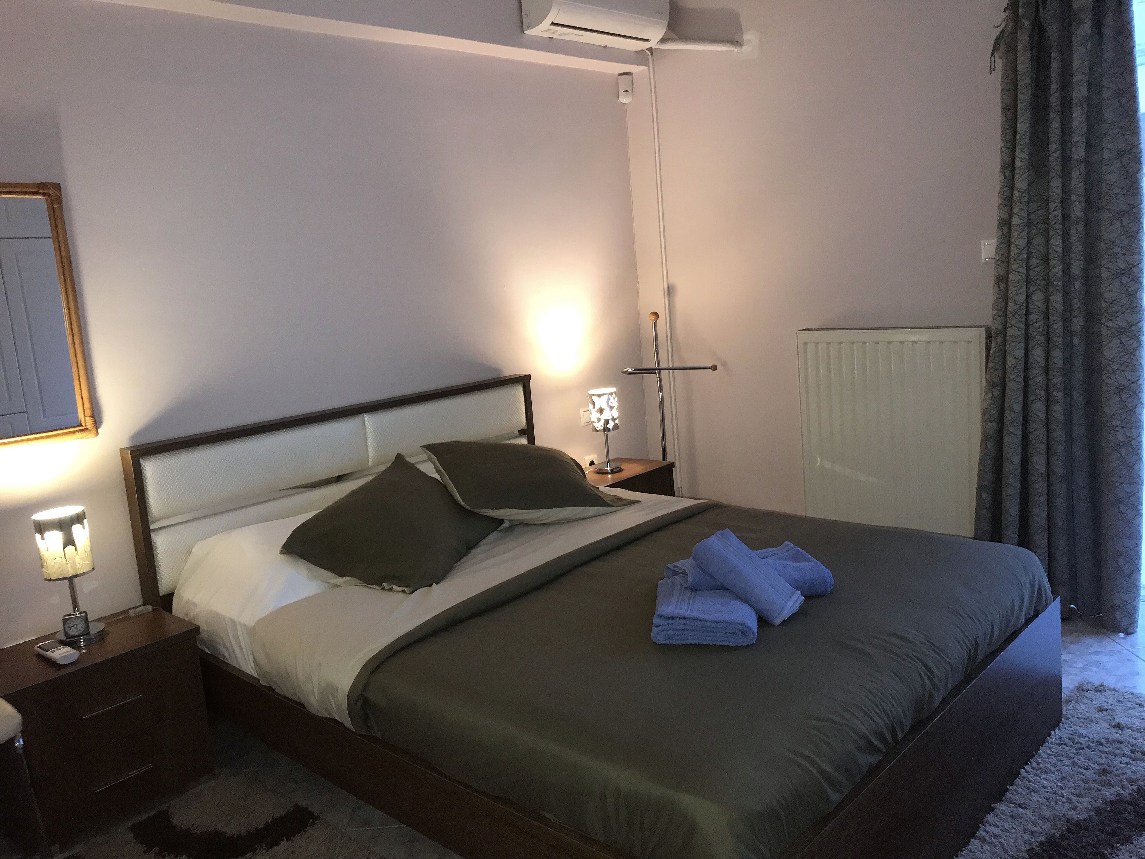 2 bedrooms, desk, iron/ironing board, free WiFi