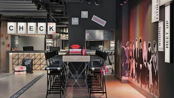 Lobby-Lounge