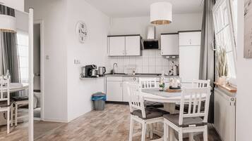 Kühlschrank, Ofen, Herdplatte, Geschirrspüler