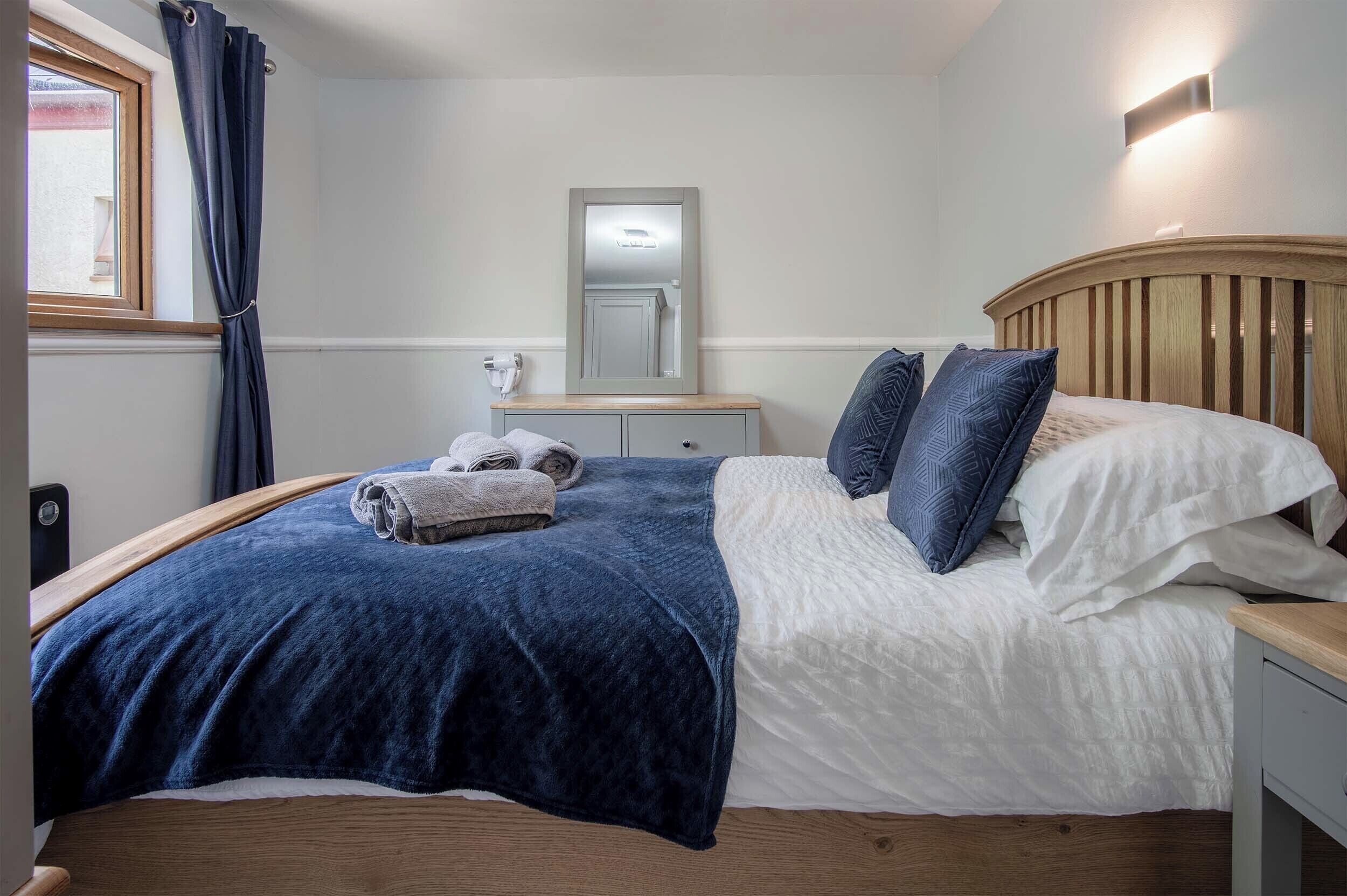 1 غرفة نوم ومكواة/لوح كي وواي فاي مجانًا وملاءات أسرّة