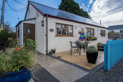 Honeysuckle Cottage - 1 Bedroom - Amroth