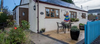 Honeysuckle Cottage - 1 Bedroom - Amroth