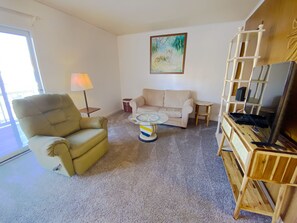 TV, DVD player - Gullway Townhouse 2823-Baywater 28th St, Pool, W/D, AC (Ocean City)