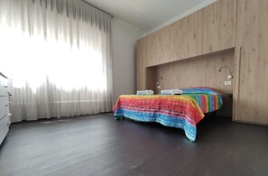 3 Schlafzimmer, Bügeleisen/Bügelbrett, WLAN, Bettwäsche