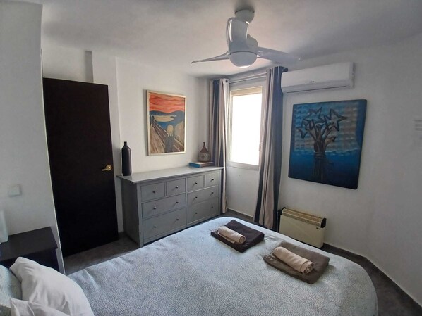 2 makuuhuonetta, silitysrauta/-lauta, internet, vuodevaatteet