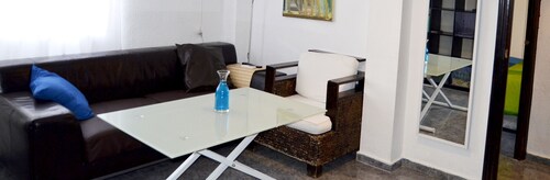 Centrally located apartment in Triana, Seville+swimming pool