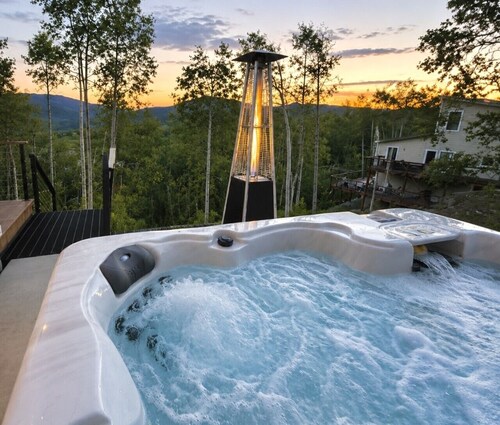 Bike-in/Bike-out |Epic Views | New Hot Tub
