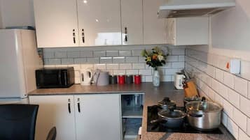 House | Private kitchen | Fridge, microwave, oven, stovetop