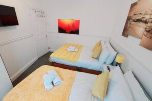 House, Multiple Beds | 4 bedrooms, iron/ironing board, free WiFi, bed sheets
