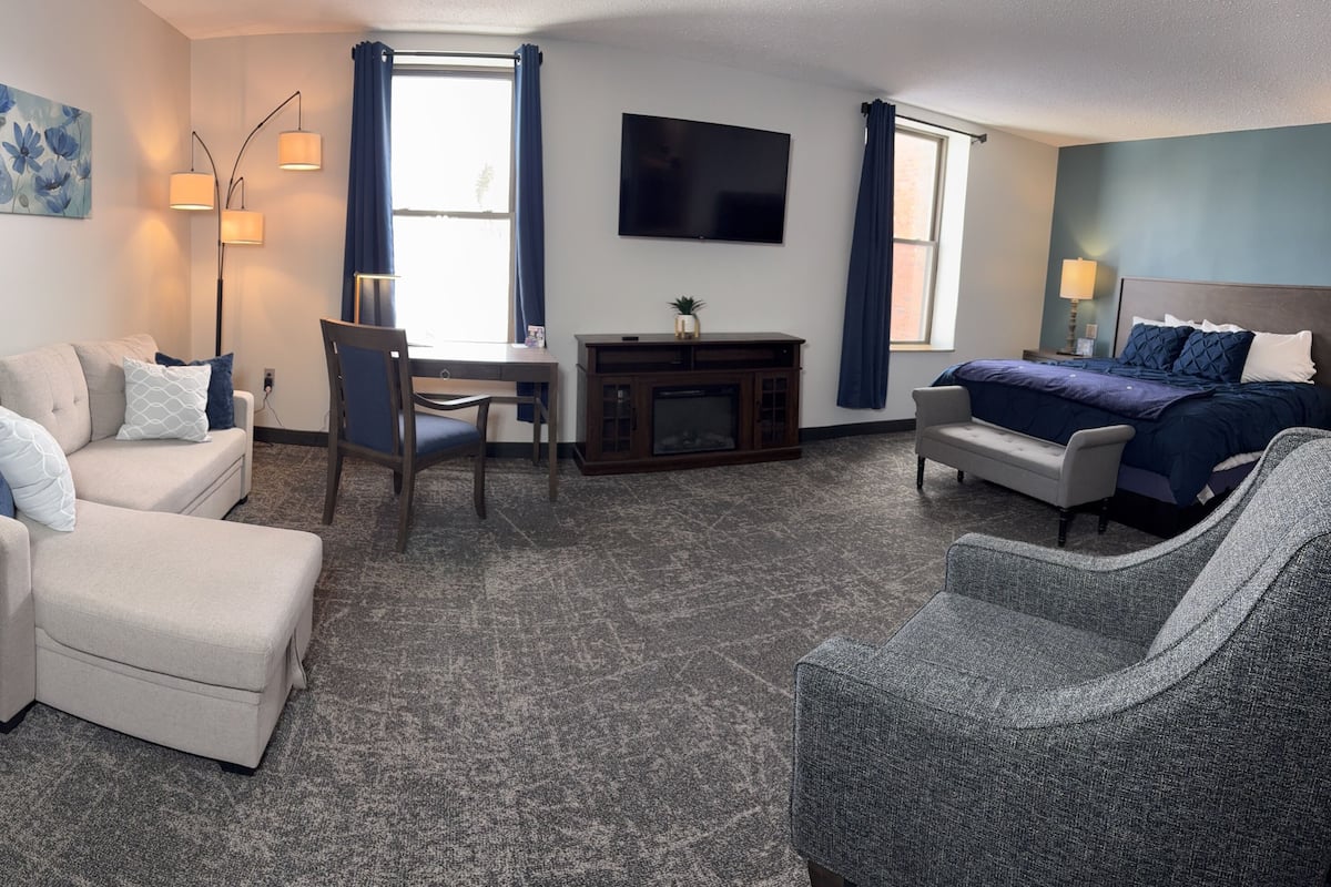 Individually decorated, individually furnished, desk, laptop workspace