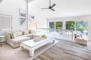 Smart-TV, Tischtennisplatte