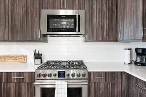 Fridge, microwave, oven, stovetop - Newly Built, Modern Condo w/Hot Tub& Large Balcony (Carbondale)