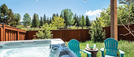 Tina de hidromasaje al aire libre