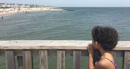 Buckroe Beach Home with King Bed, Grill, Games and 5 min Walk to Beach…Sleeps 8.