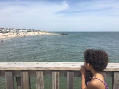 Buckroe Beach Home with King Bed, Grill, Games and 5 min Walk to Beach…Sleeps 8.