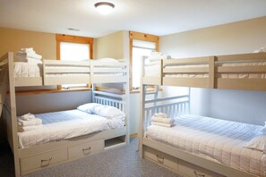 7 bedrooms, iron/ironing board, free WiFi, bed sheets