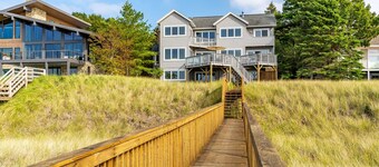 Large Home w/ Breathtaking Lake Michigan Views, Beach