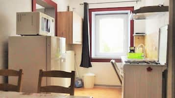 Micro-ondes, four, plaque de cuisson, lave-vaisselle