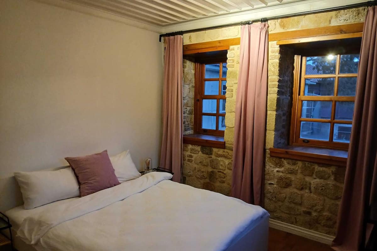 Suite with Kitchenette | 1 Schlafzimmer, Verdunkelungsvorhänge, schallisolierte Zimmer