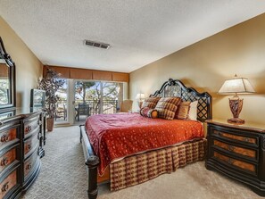 2 bedrooms, iron/ironing board, free internet, bed sheets